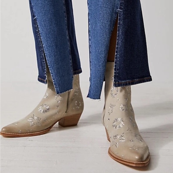 Free People Shoes - Free People silver star khaki colored bower booties 39(8.5)